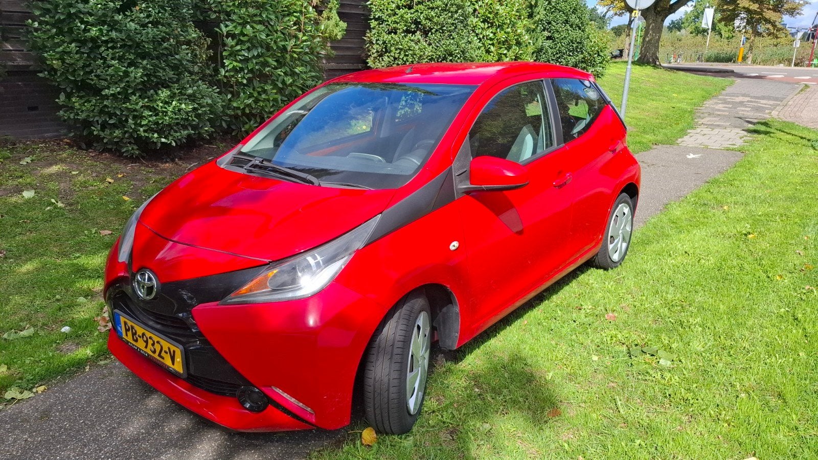 Toyota Aygo 1.0 12V Vvt-i Ddrs 2016 Rood, Voorwielaandrijving, Dealer onderhouden, 4 stoelen, 24 km/l