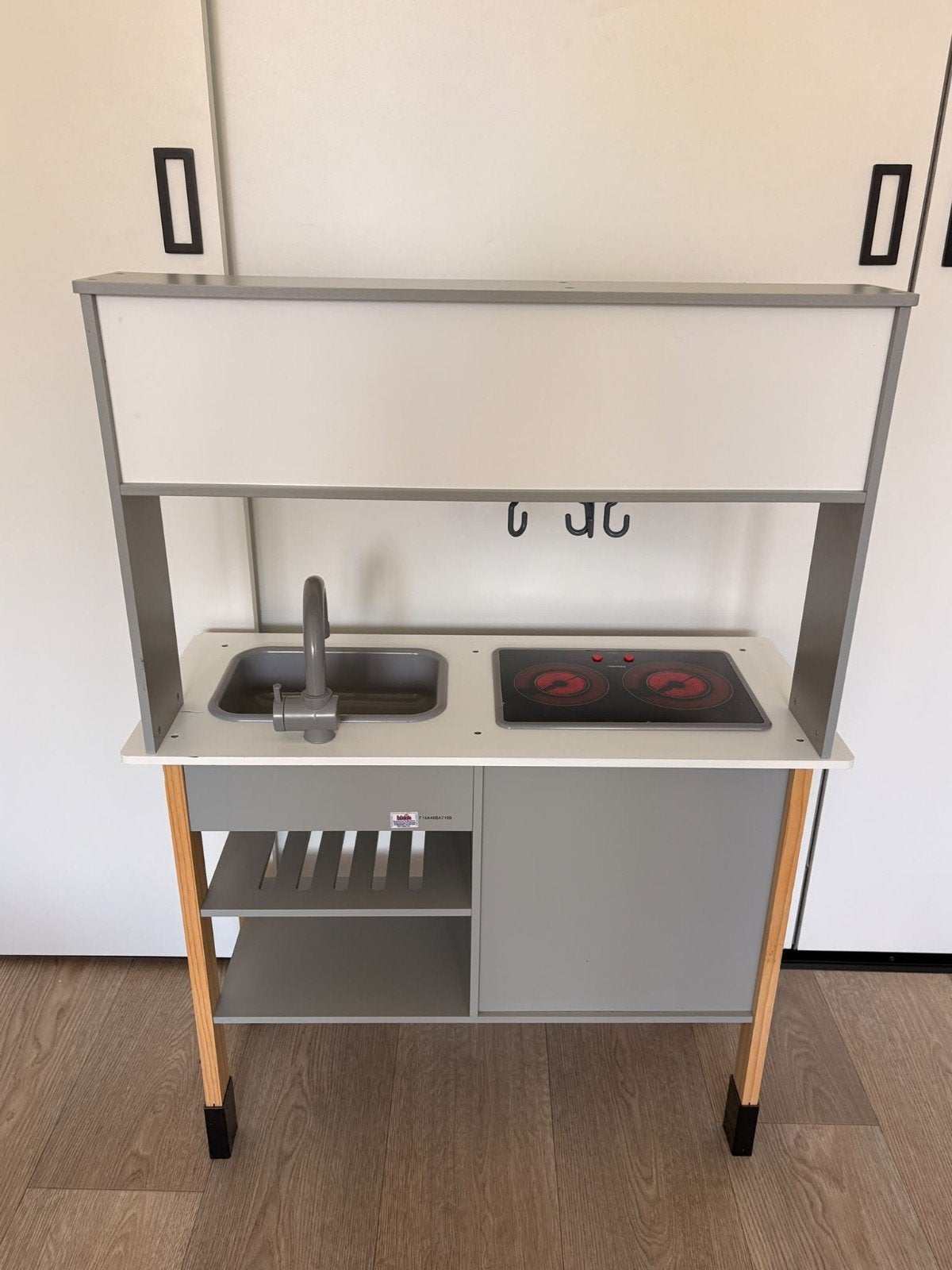 Klein toys - Miele speelkeuken met accessoires, Kinderen en Baby's, Ophalen, Gebruikt, Meubelstuk of Keukentje