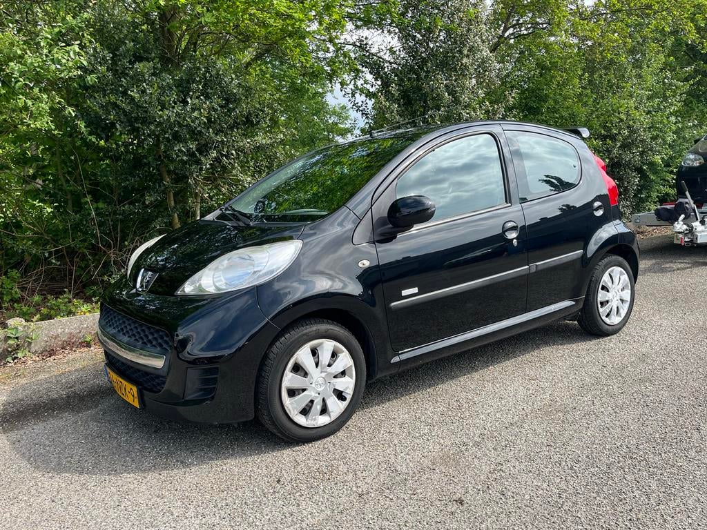 Peugeot 107 1.0 12V 5DR  AUTOMAAT 2011 / CRUISE, Auto's, Euro 5, 4 stoelen, Origineel Nederlands, Grijs