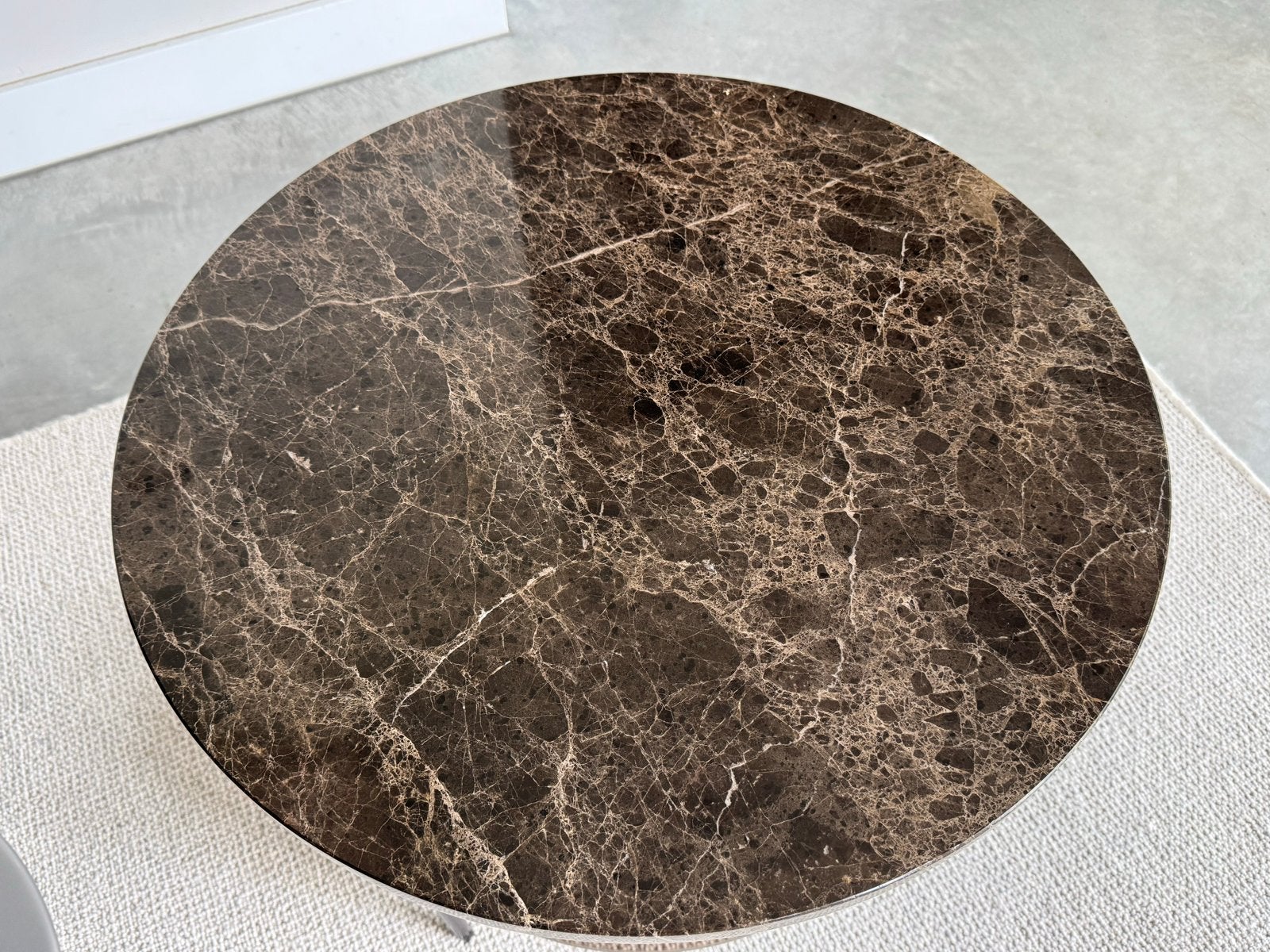 Leolux Tampa Round bruin marmer, Minder dan 55 cm, Verzenden, Rond, Zo goed als nieuw