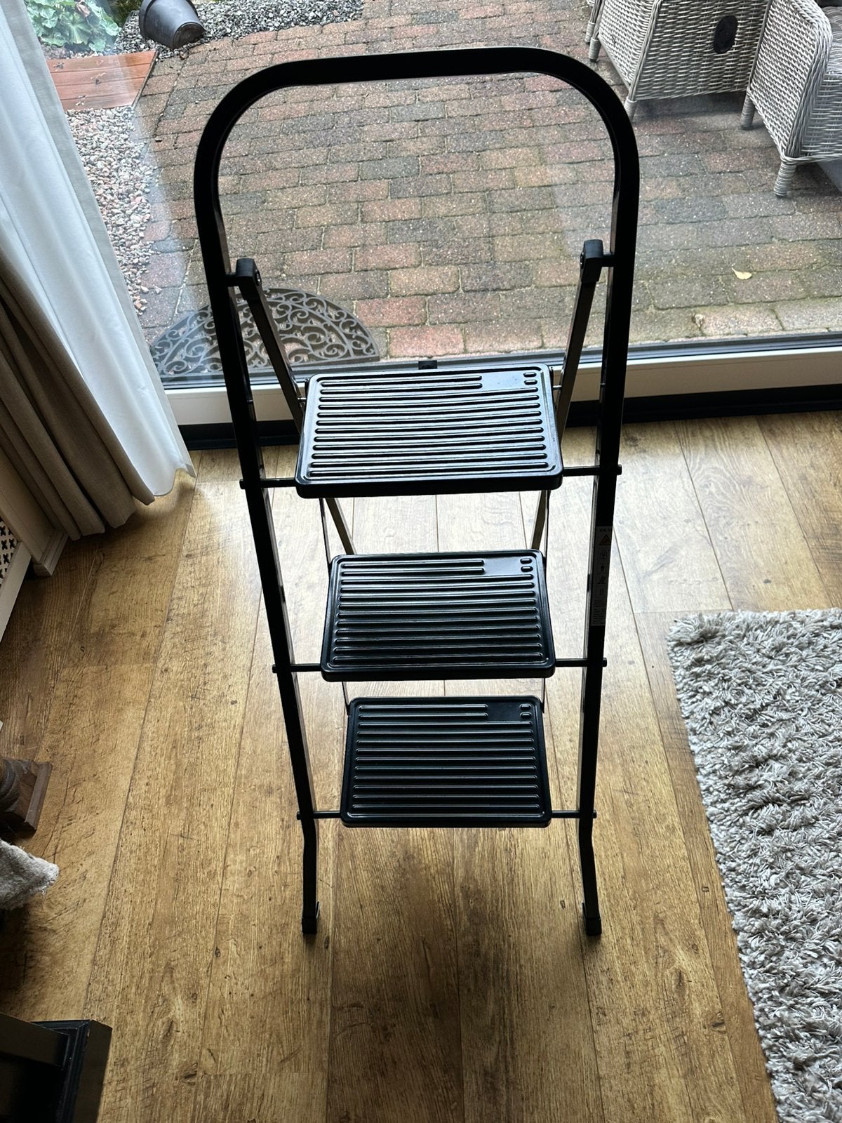 Als Nieuw: zwart huishoudtrapje 3 trede trap 70 cm hoog, Doe-het-zelf en Verbouw, Ophalen, Trap, Zo goed als nieuw, Opvouwbaar of Inschuifbaar