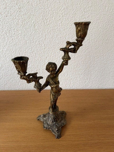 Kandelaar, Ophalen, Koper of Brons