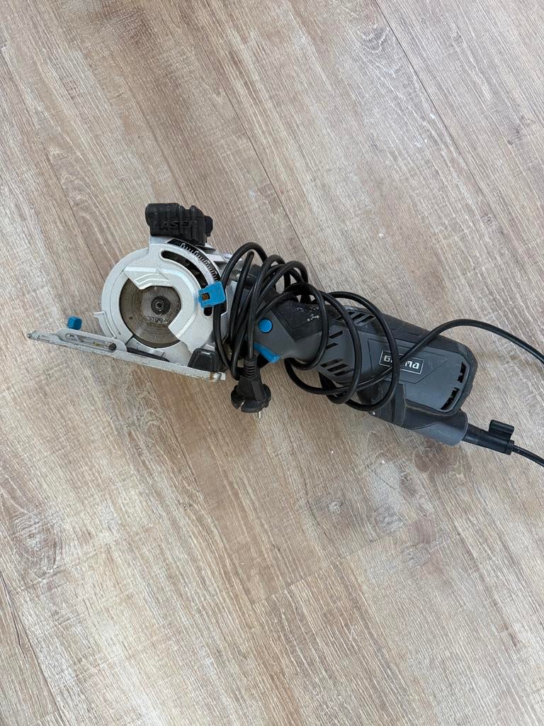 GAMMA handcirkelzaag HCZ2-85, Doe-het-zelf en Verbouw, Gereedschap | Schuurmachines, Ophalen of Verzenden, Zo goed als nieuw, 1200 watt of meer