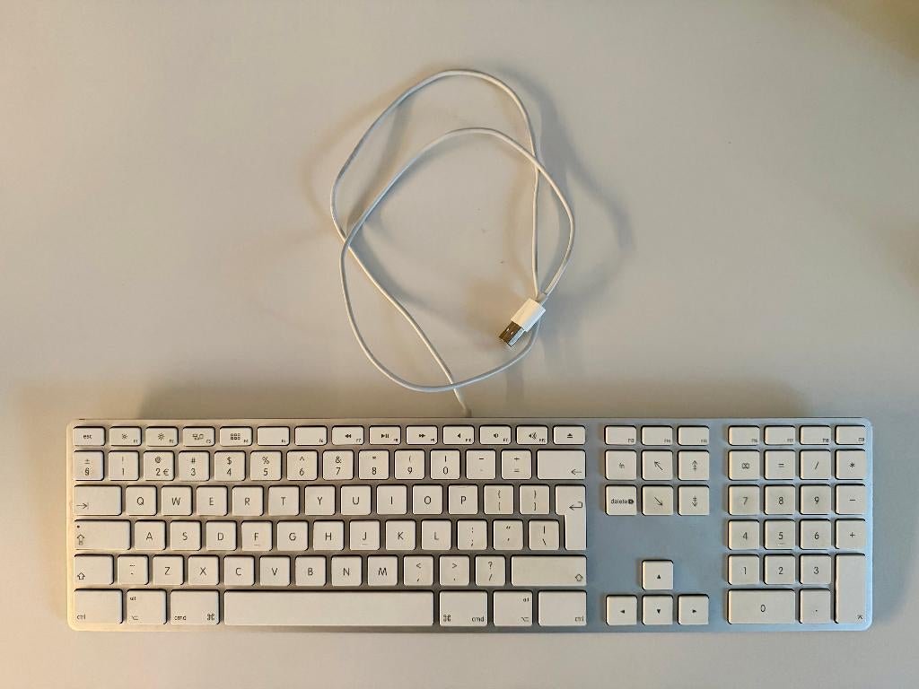 Apple Wired Keyboard, Gebruikt, Ophalen of Verzenden, Qwerty, Apple