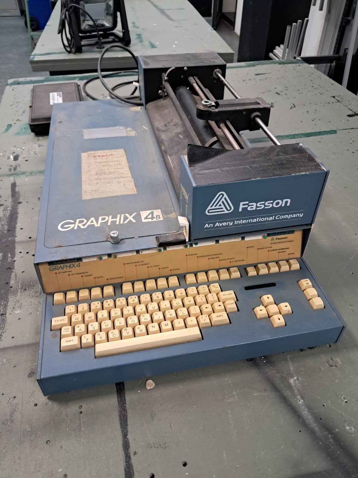 Snijplotter Graphix Fasson Avery, Ophalen