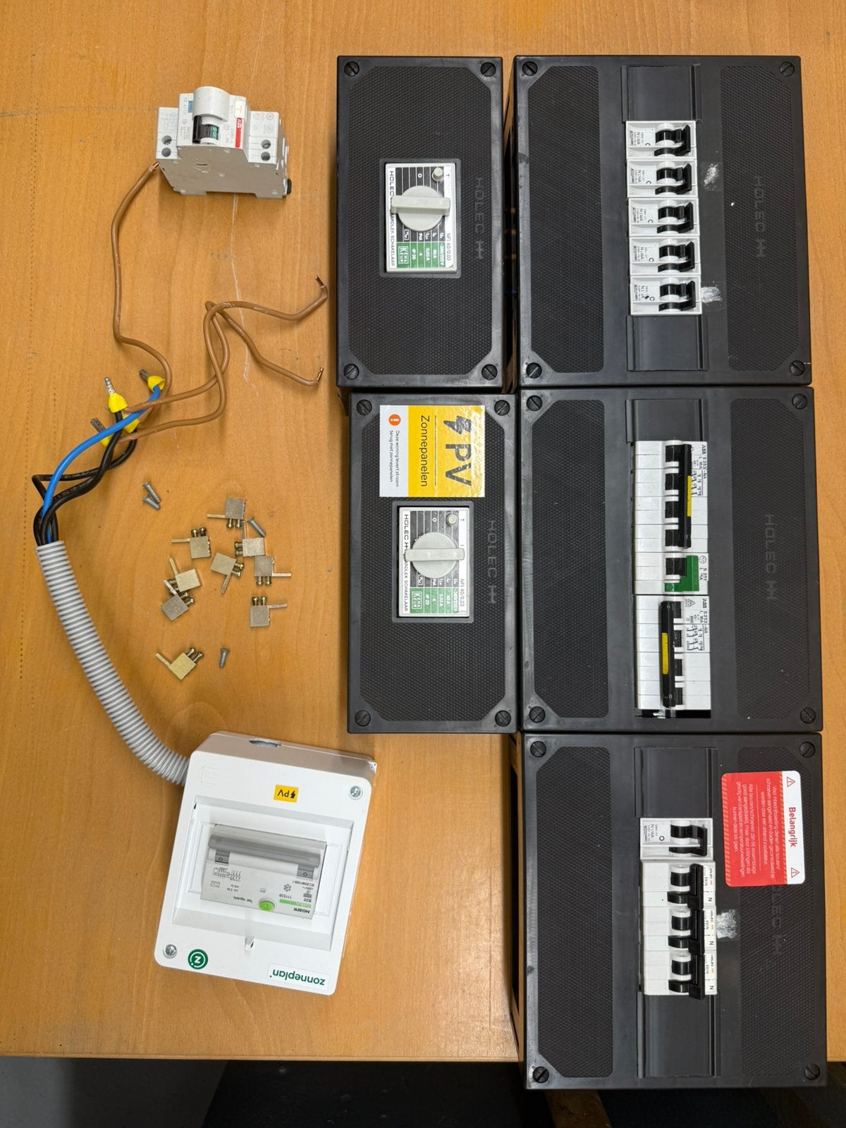 3 fase 10 groepkast Holec + zonpaneel + kookgroep + 2aardlek, Ophalen of Verzenden, Gebruikt, ABB, Groepenkast
