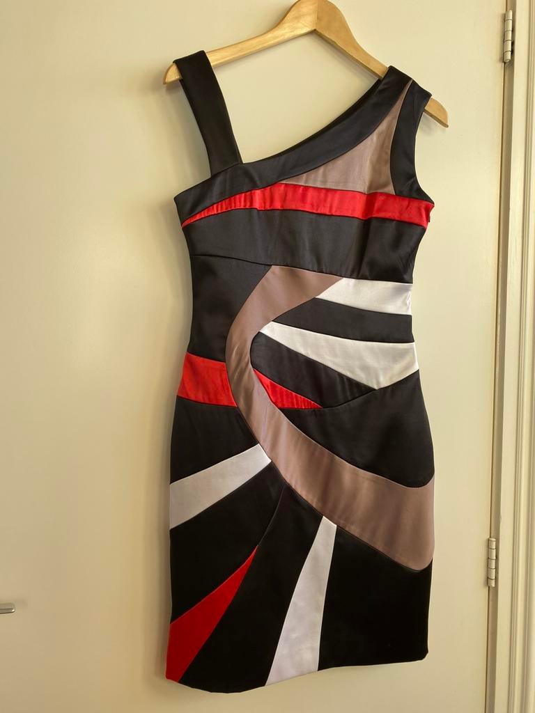 Prachtige nieuwe zomerse zara  jurk, Kleding | Dames, Jurken, Ophalen of Verzenden, Zo goed als nieuw, Maat 38/40 (M), Onder de knie