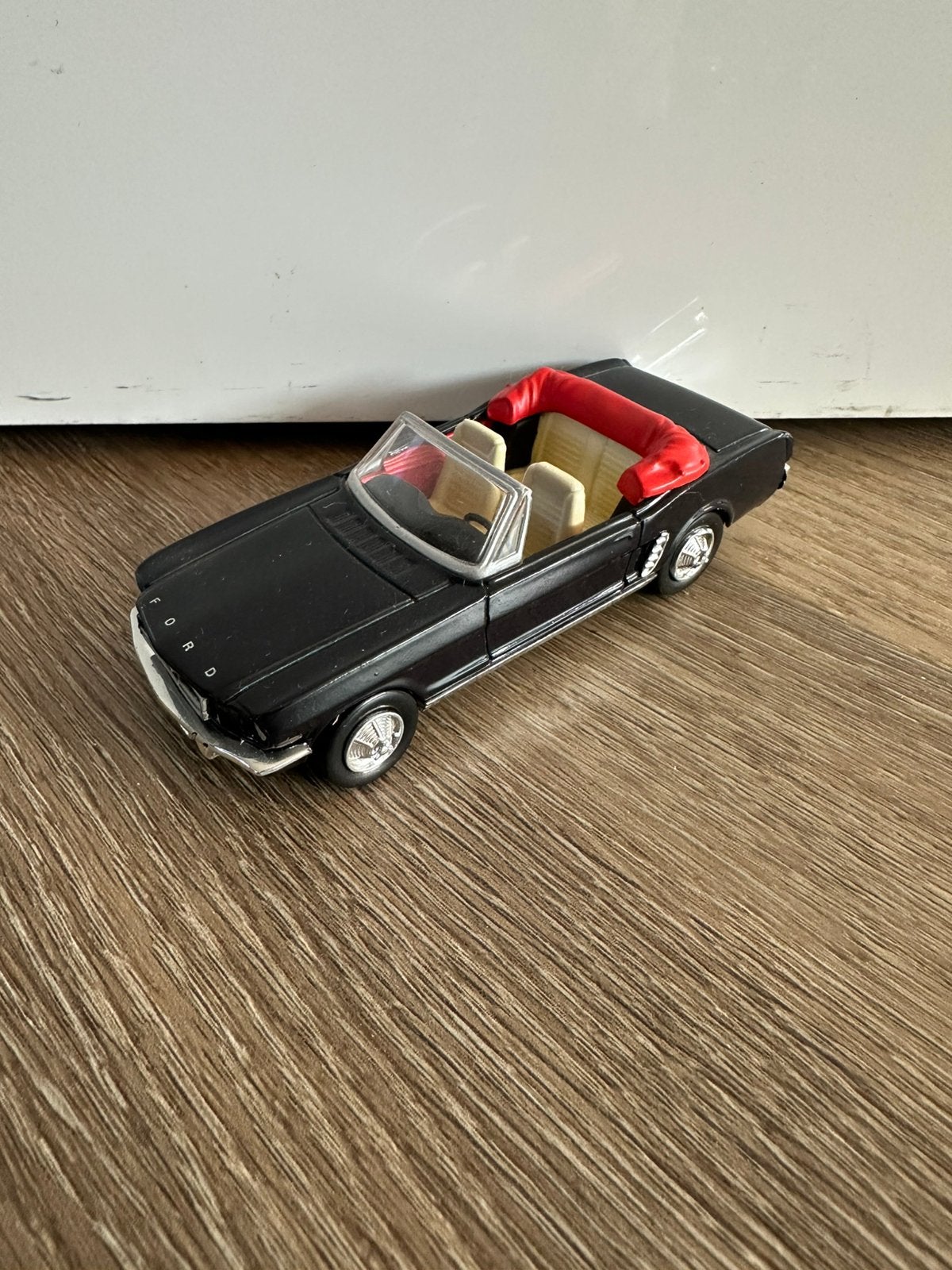 New-Ray City Cruise zwarte 1964 Ford Mustang Convertible, Ophalen of Verzenden, Zo goed als nieuw, Auto, Overige merken