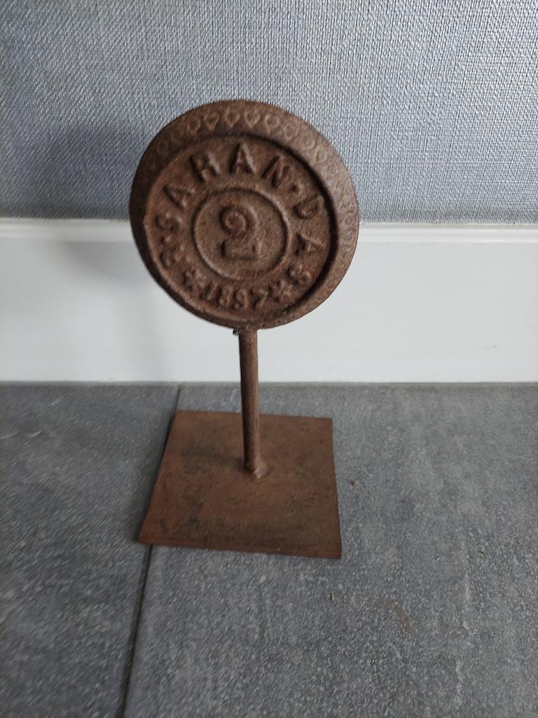 ornament munt op voet metalen ornamentje, Antiek en Kunst, Ophalen of Verzenden, Brons