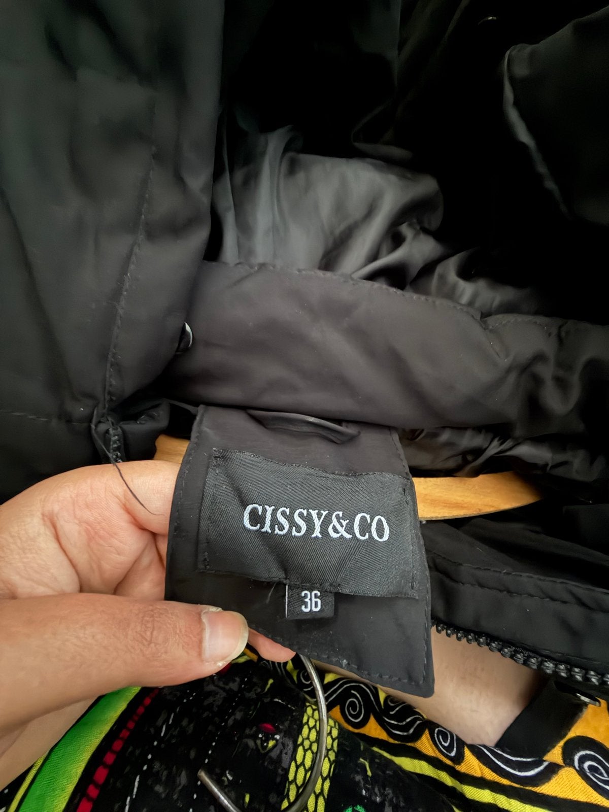 Cissy & Co Zwarte Winterjas met Bontkraag Maat 36, Kleding | Dames, Jassen | Winter, Ophalen of Verzenden, Zo goed als nieuw, Maat 36 (S)