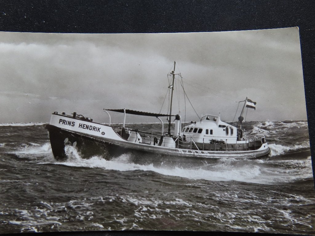 ansichtkaart reddingboot "Prins Hendrik" KNRM, Verzamelen, Ophalen of Verzenden, Zo goed als nieuw, Motorboot, Kaart, Foto of Prent