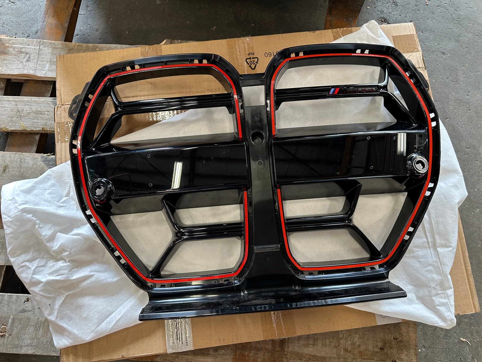 BMW M4 CSL originele grille, Ophalen, Nieuw, BMW