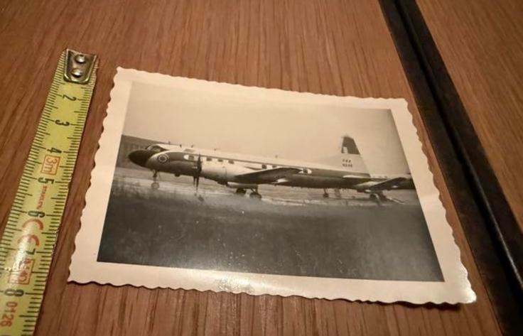 Foto Convair 240 (eigenlijk een T-29C ), Verzamelen, Ophalen of Verzenden, Gebruikt, Kaart, Foto of Prent