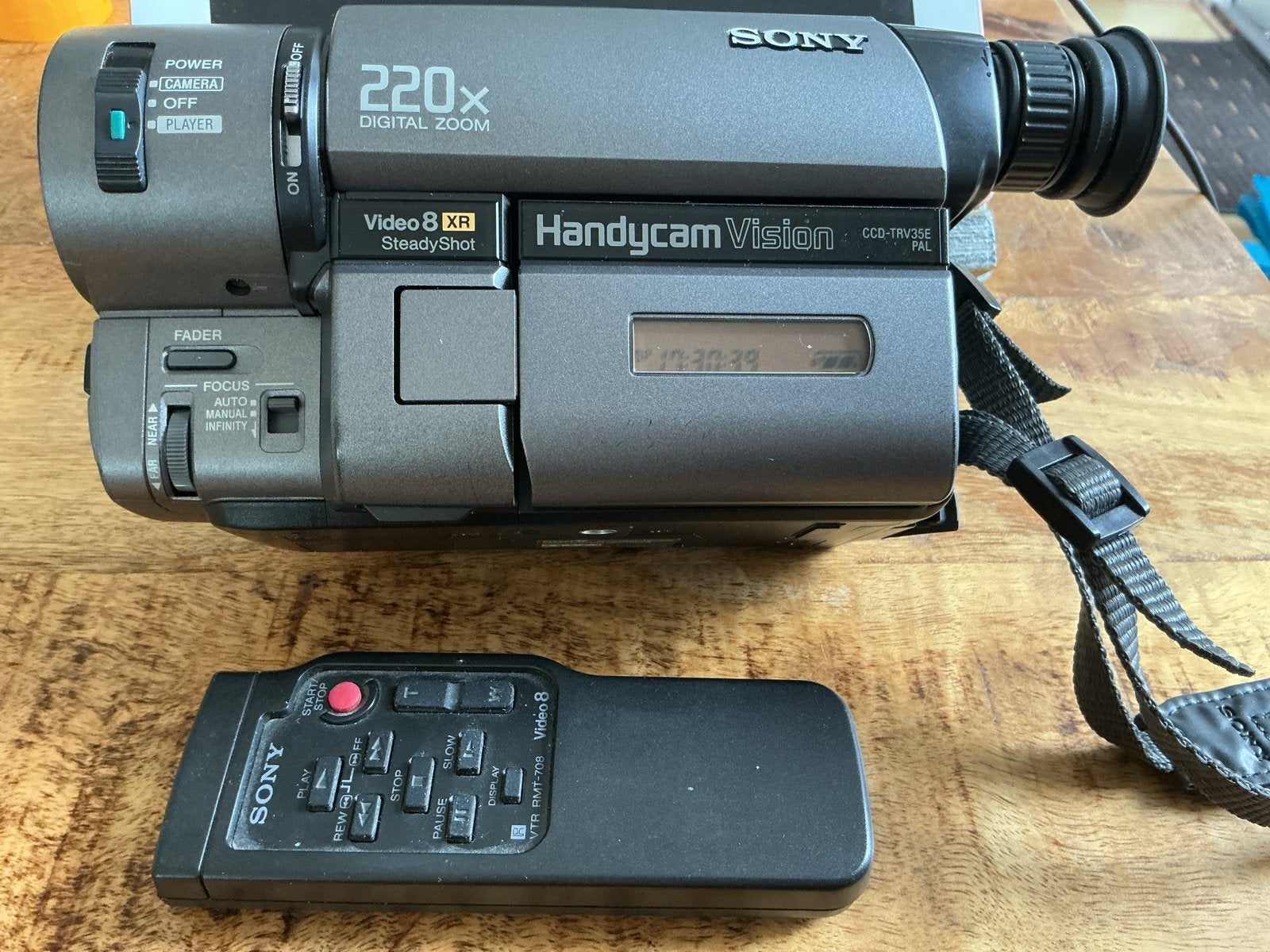 Sony Handycam Vision CCD-TRV35E Video8 XR Camcorder, Ophalen, Gebruikt, Overige soorten, Minder dan 8x