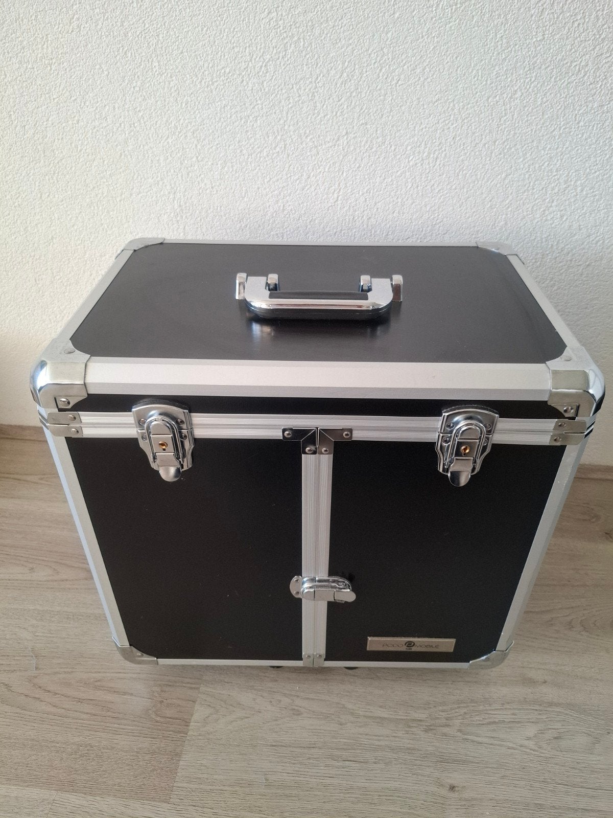PodoMobile Clinic Pedicure Koffer met Wielen en Stopcontact, Ophalen, Gebruikt, Zwart, Met slot