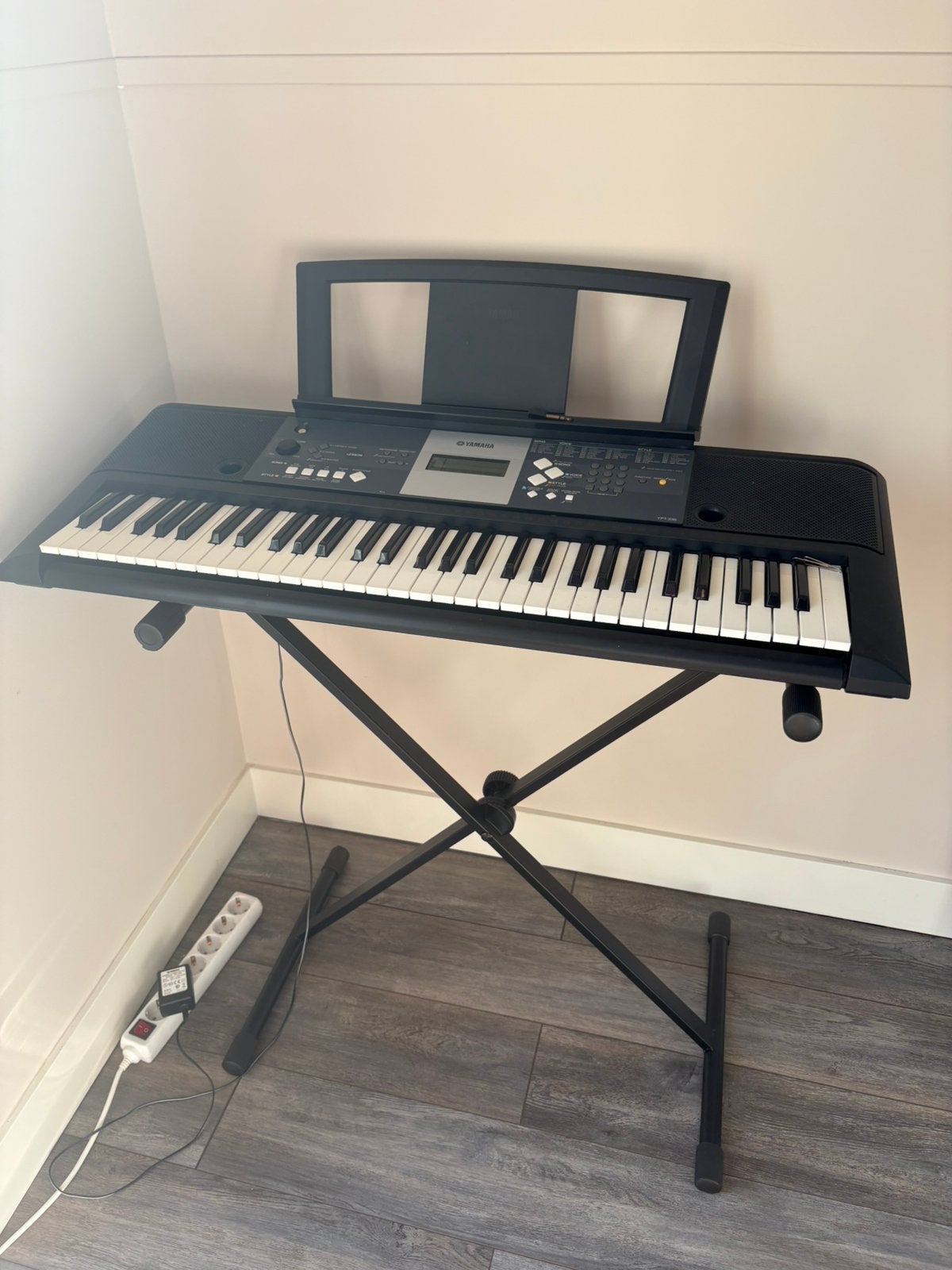 Keyboard + standaard - Yamaha YPT-230