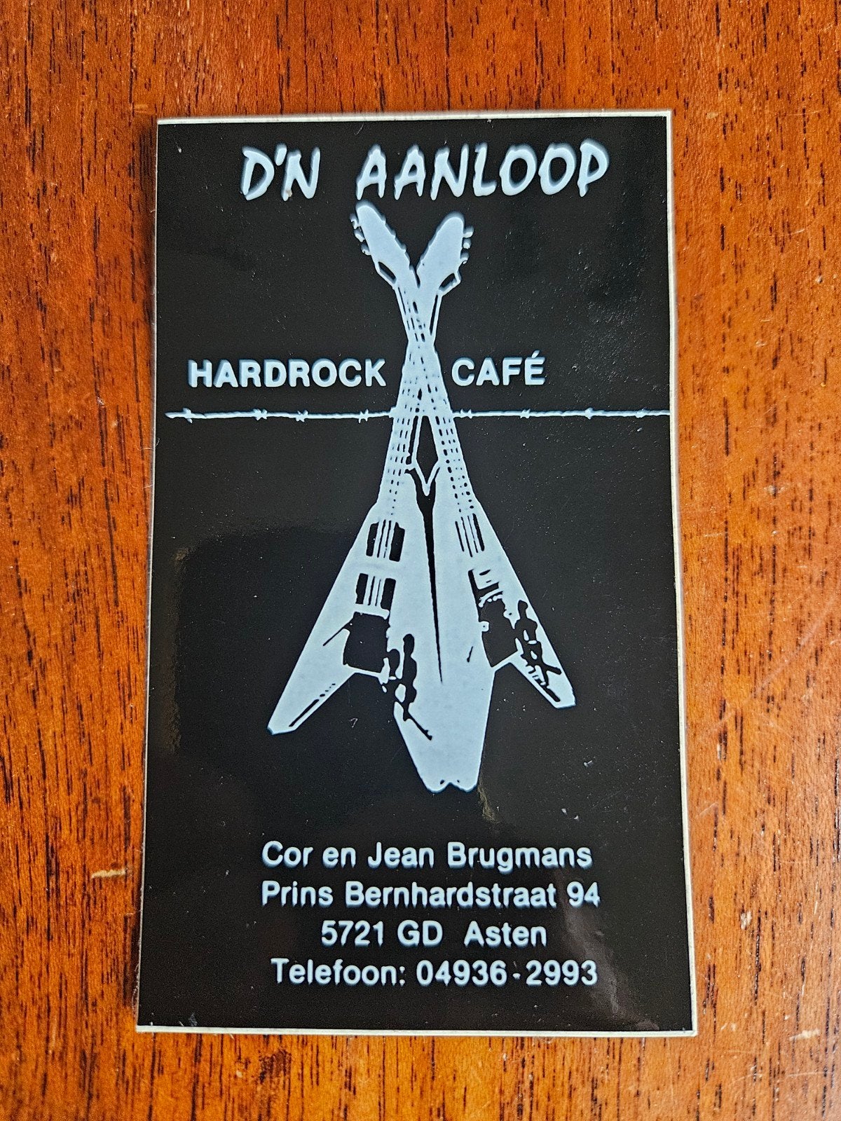 Sticker Hardrock Café D'n Aanloop Asten 65x110mm, Ophalen of Verzenden, Zo goed als nieuw, Sticker