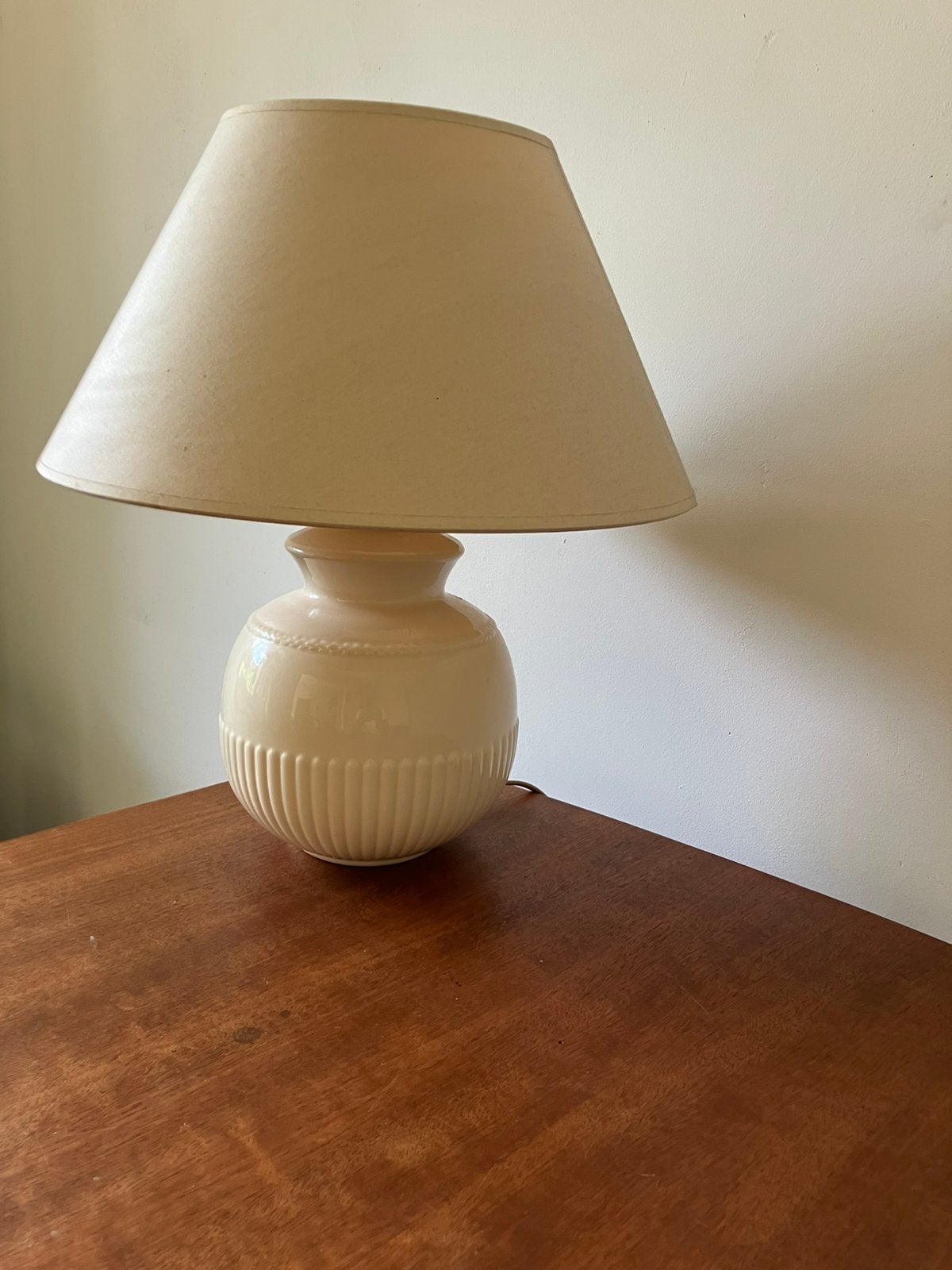 Wedgwood Edme bolle lampvoet met lamp en kap ecru, Ophalen of Verzenden, Zo goed als nieuw, Minder dan 50 cm