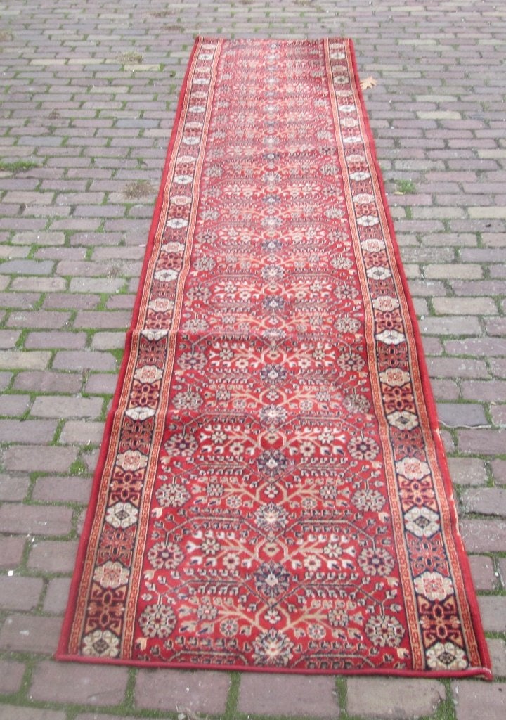 Mooi Retro Roodkleurige Tapijt Loper - 372x83, 200 cm of meer, Zo goed als nieuw, Rechthoekig, 50 tot 100 cm