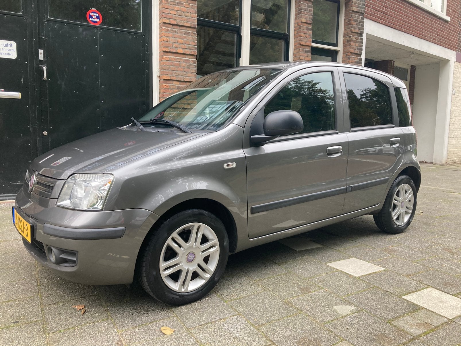 Fiat Panda 1.2 44KW 60PK 2010 Grijs, Voorwielaandrijving, 1242 cc, Origineel Nederlands, Handgeschakeld