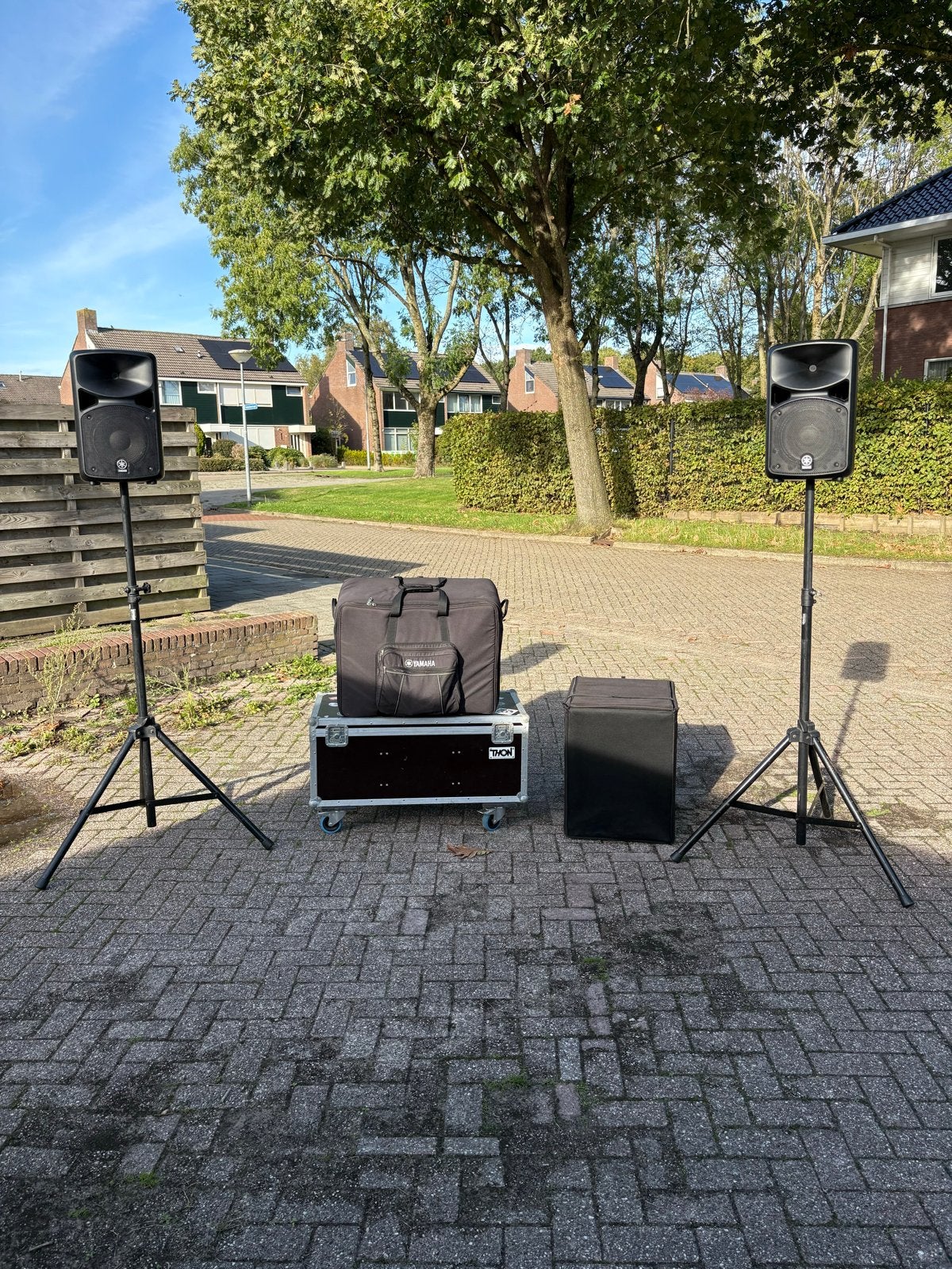 Yamaha DXS15 subwoofer en Stagepas 600i PA-systeem, Subwoofer, Yamaha, Zo goed als nieuw, AUX-ingang