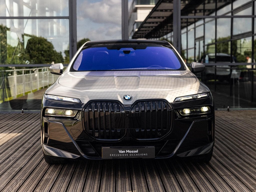 BMW i7 xDrive60 106 kWh | BMW INDIVIDUAL TWO TONE OXIDGRAU/B, Auto's, BMW, 12 maanden, Gebruikt, Zwart, 624 km