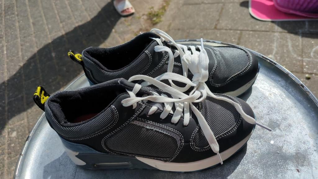 Werk schoenen met stalen neuzen, Ophalen, Zwart, Gedragen, Sneakers of Gympen