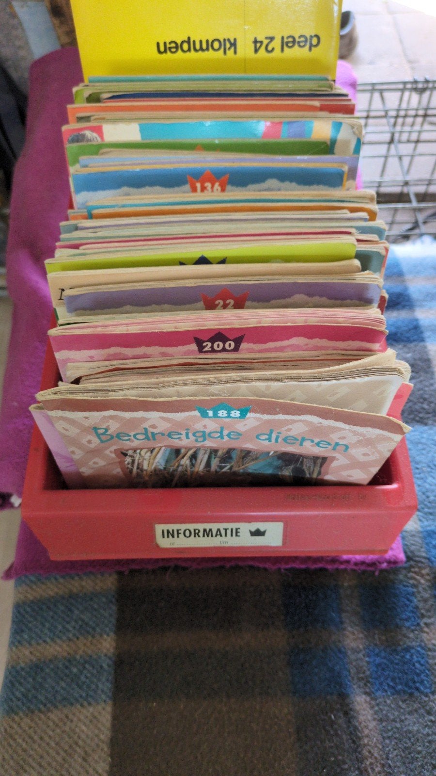 Bak 2 met diverse informatie kinderboekjes, Ophalen of Verzenden, Gelezen