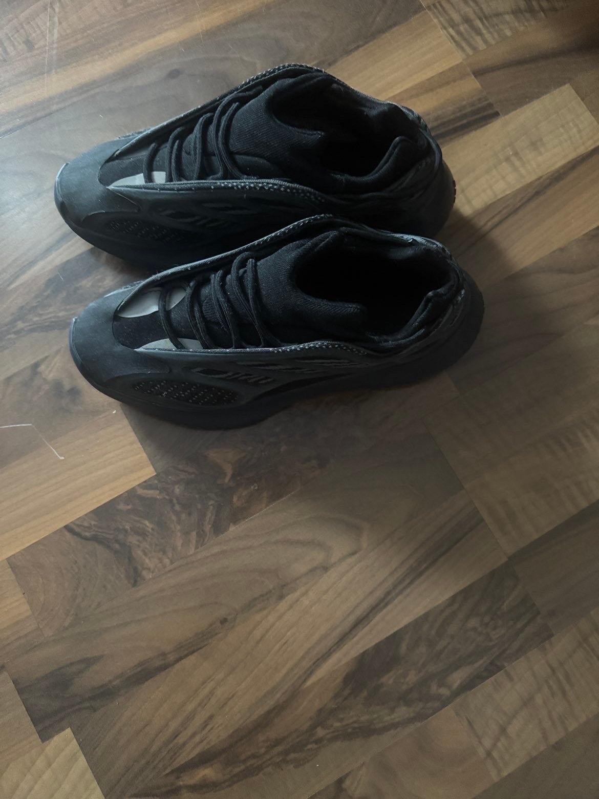 Yeezy 700 V3 Maat 44 2/3, Kleding | Heren, Schoenen, Ophalen, Zo goed als nieuw