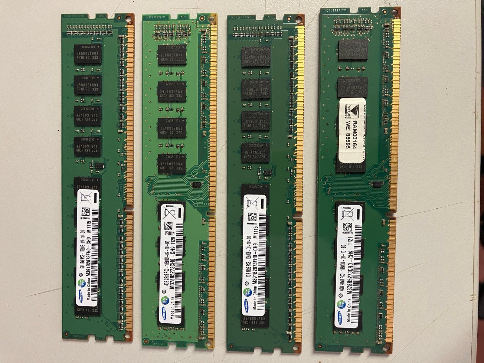 Samsung DDR3 RAM Geheugenmodules - 2x 4Gb & 2x 1 Gb, Gebruikt, Server, DDR3, Ophalen of Verzenden