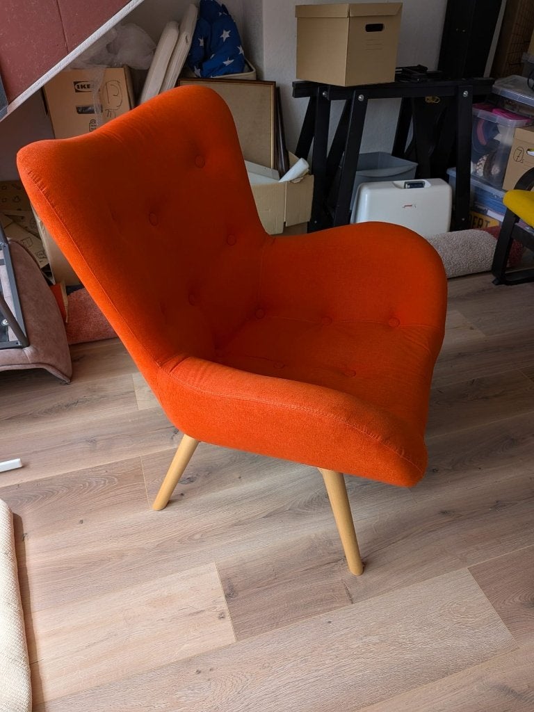 MADE (UK) fauteuil oranje – wingback met houten poten, Ophalen, Hout, Gebruikt, Retro, Scandinavisch