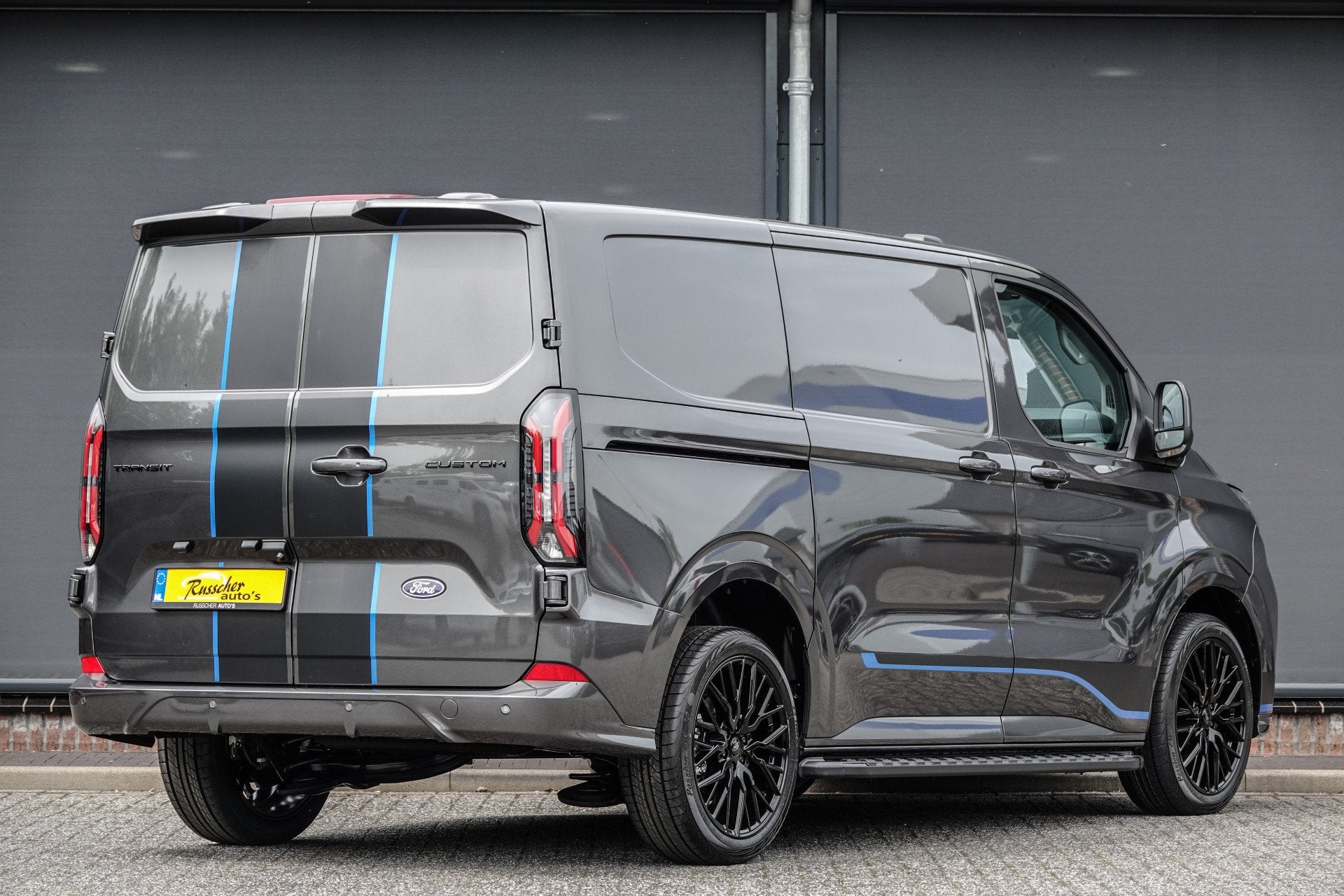 Ford Transit Custom L1H1 170Pk Aut. | Sport | 2xSchuifdeur |, 12 maanden, Gebruikt, Zwart, 4 cilinders