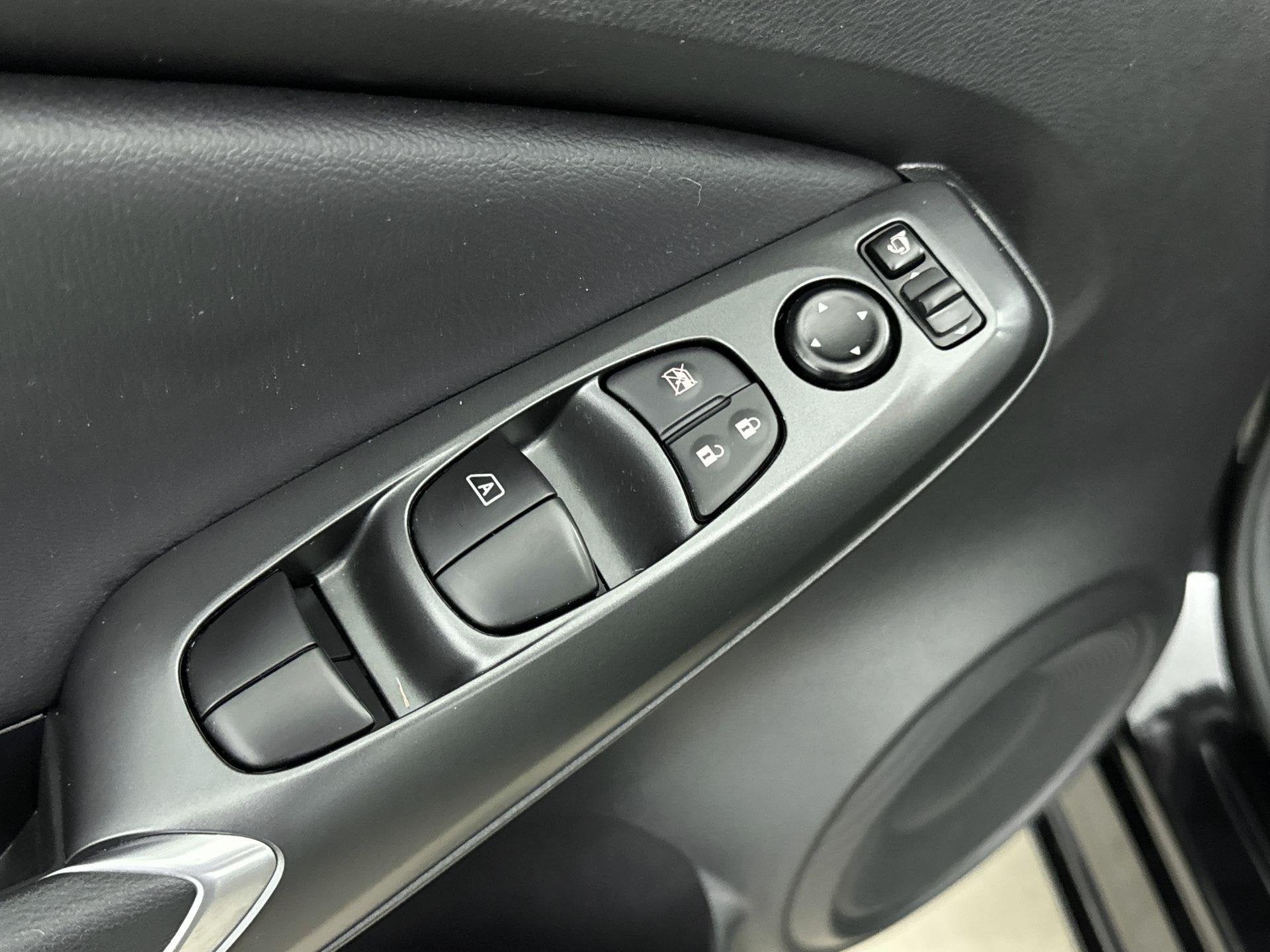 Foto 17 van Nissan Juke 1.0 DIG-T Acenta 114PK | Achteruitrijcamera | Ap