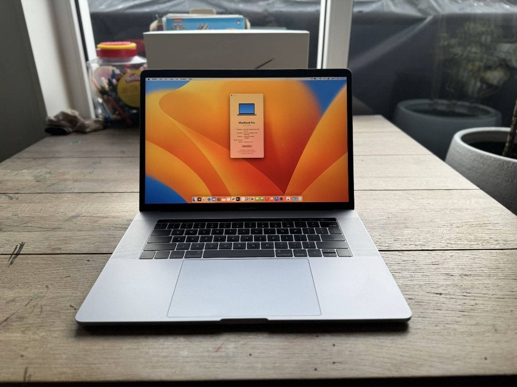 MacBook Pro 15" 2017 i7 2.9GHz 16GB 512GB Radeon Pro 560, Computers en Software, Gebruikt, 2 tot 3 Ghz, 512 GB, 16 GB