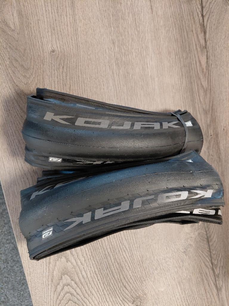 2x Schwalbe Kojak Banden Nieuw! 700x35C 28 Inch, Fietsen en Brommers, Fietsonderdelen, Nieuw, Ophalen