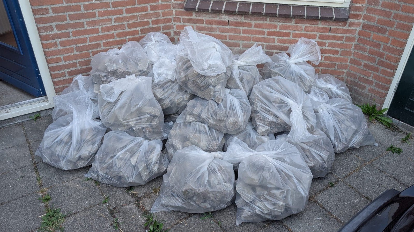 Gratis puin/stenen voor oprit of tuin alkmaar, Tuin en Terras, Overige materialen, Gebruikt, Ophalen of Verzenden, Kei
