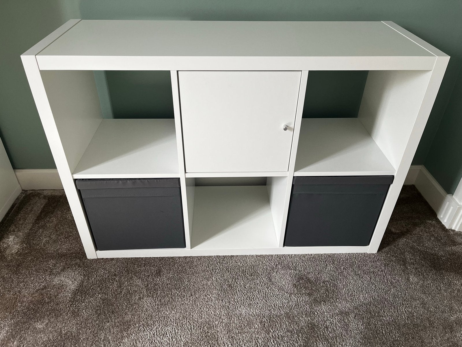 Witte Kallax kast met deurtje en opbergboxen, Ophalen, 100 tot 150 cm, Zo goed als nieuw, Minder dan 100 cm