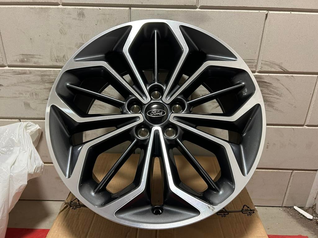 Ford focus St-line 18 inch 5x108 bi-colour pearl grey velg, Ford, Nieuw, Ophalen of Verzenden, Ford