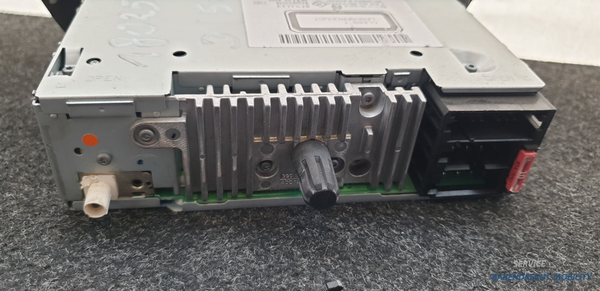 Radio CD speler aux Renault Twingo Trafic II 2 8200843548 or, Renault Group, Gebruikt, Contact.group@renault.com, Renault