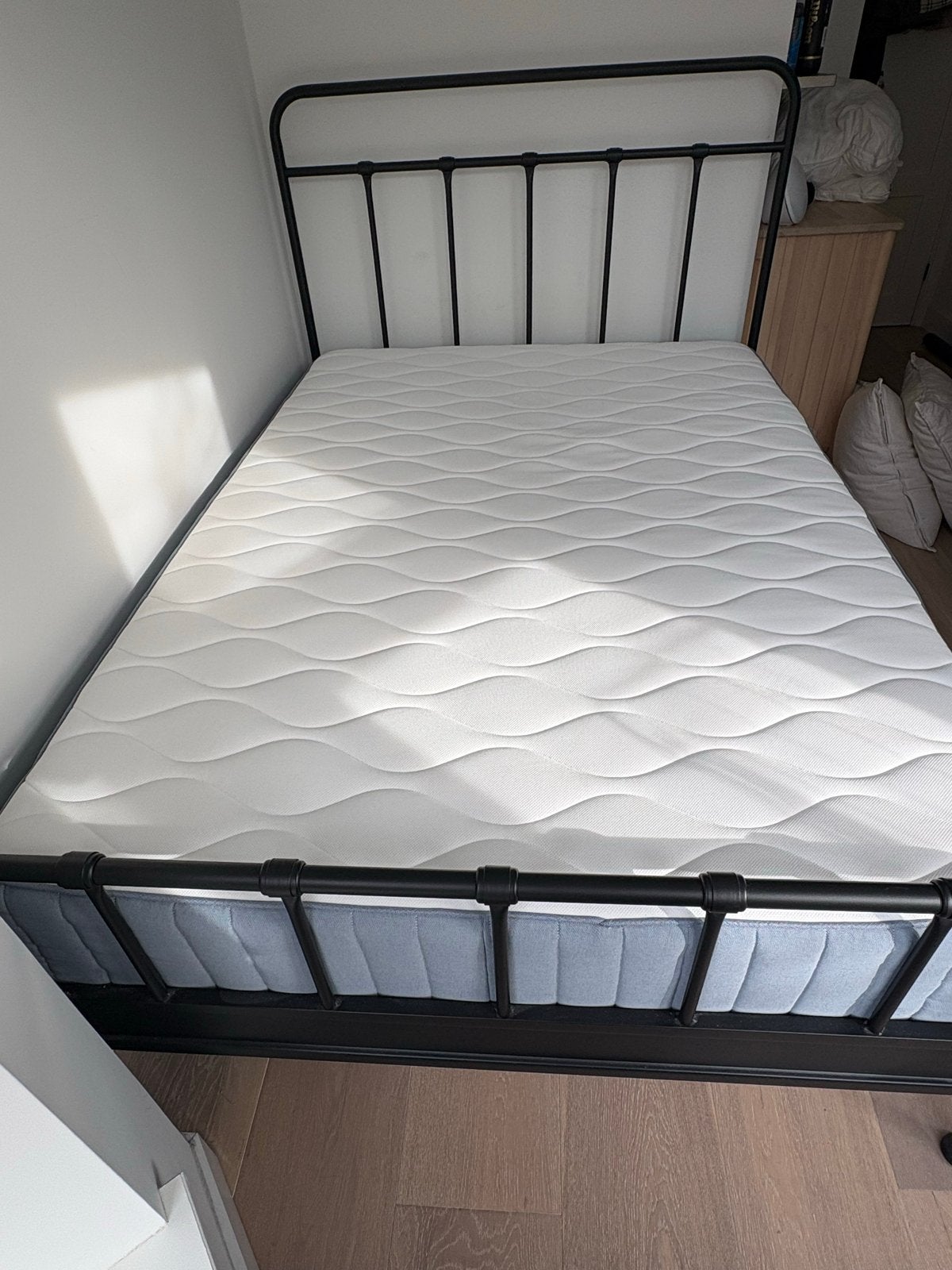 Ikea Stjärnö bed (140x200) met Vagstranda matras, Zwart, Tweepersoons, Zo goed als nieuw, 200 cm