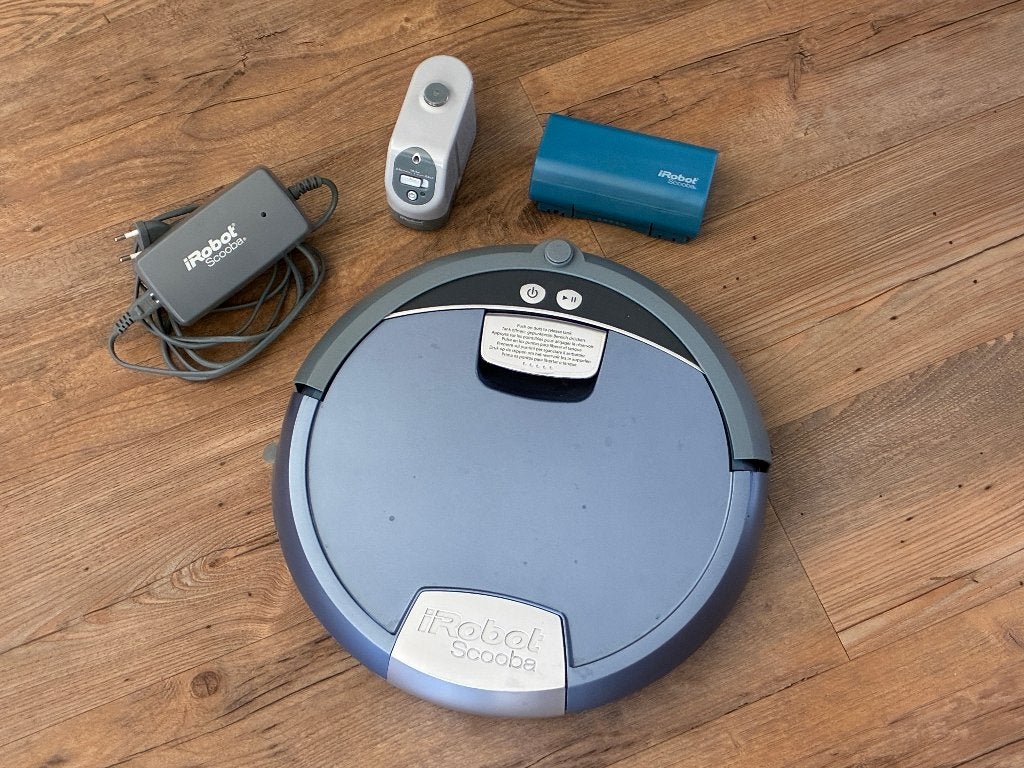 iRobot Scooba 38504 Dweilrobot Robotstofzuiger, Combi-reiniger, IRobot, Ophalen of Verzenden, Zo goed als nieuw