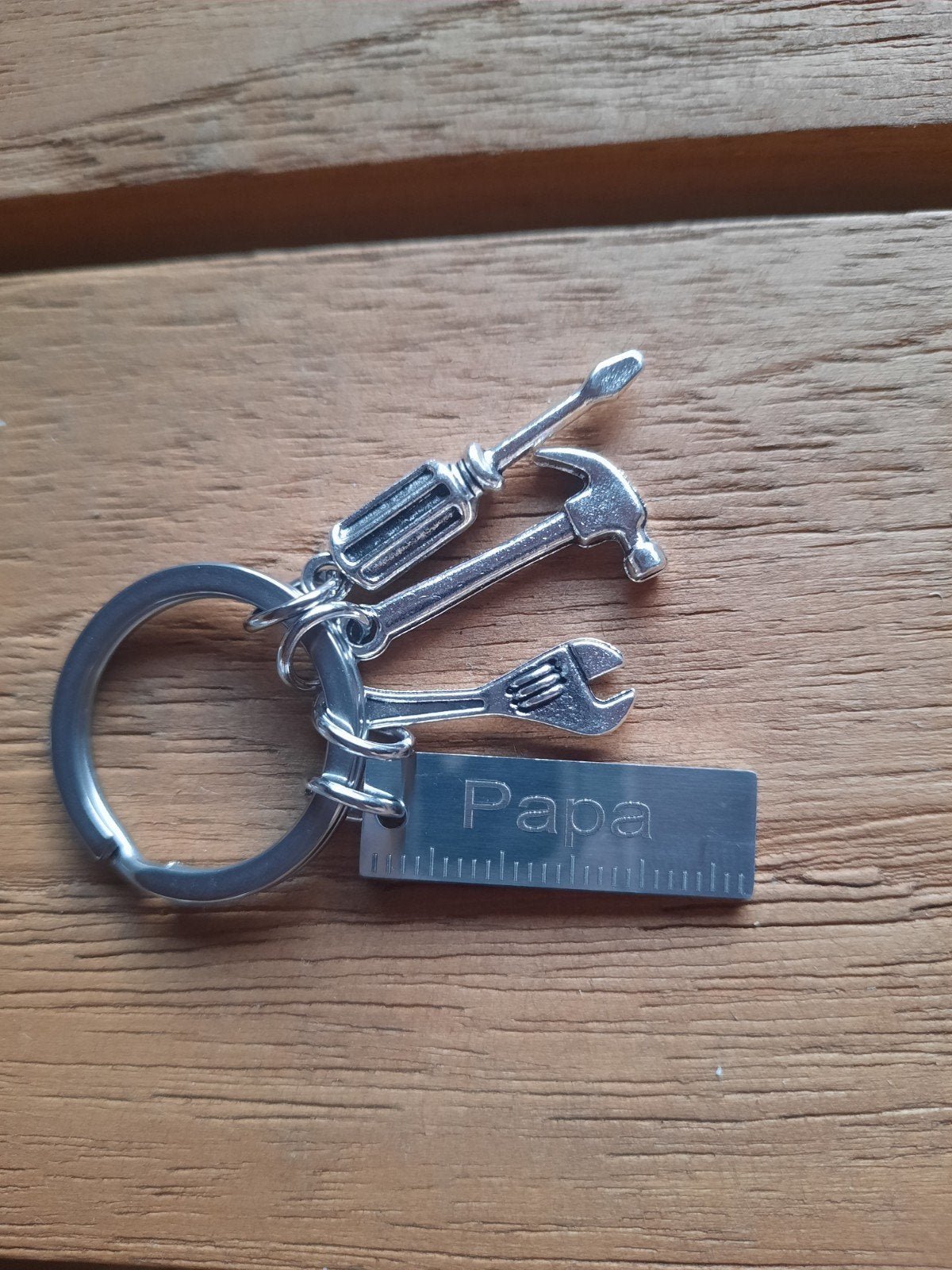 Vaderdag sleutelhanger met papa en gereedschap, Ophalen of Verzenden, Nieuw, Overige typen