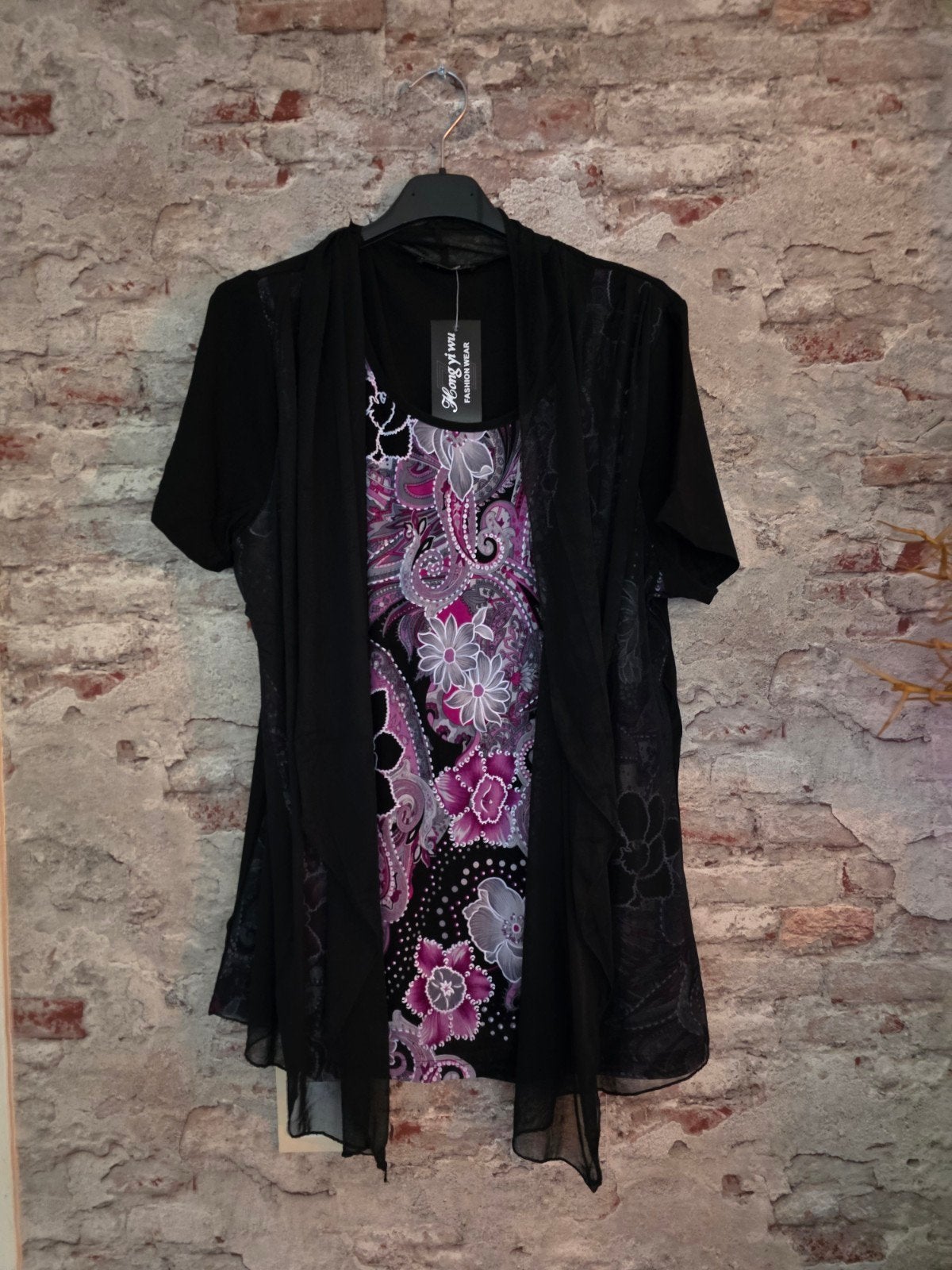 30 Tuniekjes met aangehecht vest - Diverse kleuren en maten, Kleding | Dames, Tops, Maat 38/40 (M), Nieuw, Hong yi wu, Korte mouw