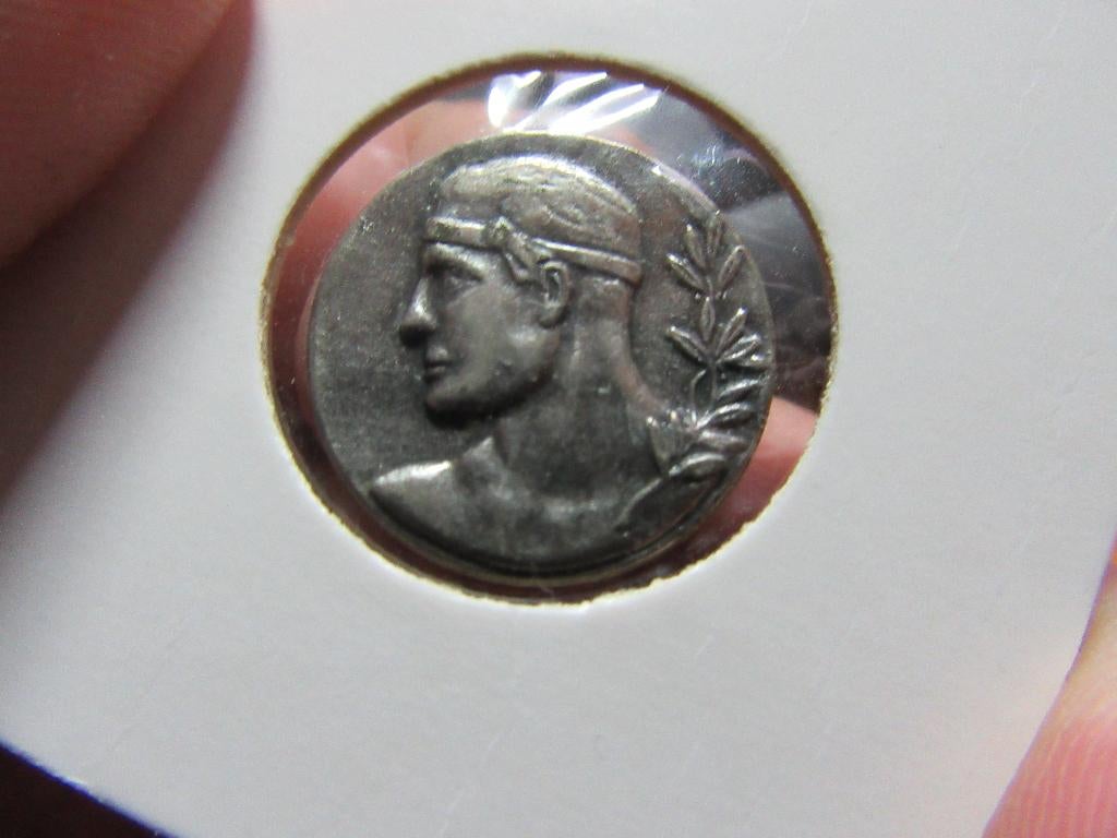 Zilver plaatje van een medaille Grieks hoofd 20 mm, Ophalen of Verzenden, Zilver