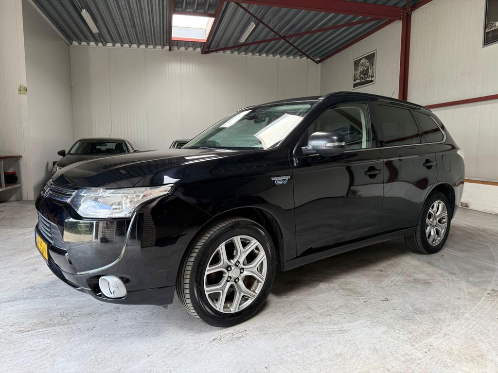 Mitsubishi Outlander 2.0 PHEV Intense +, Auto's, 4 cilinders, Automatische klimaatregeling, Zwart, Plug-in hybride