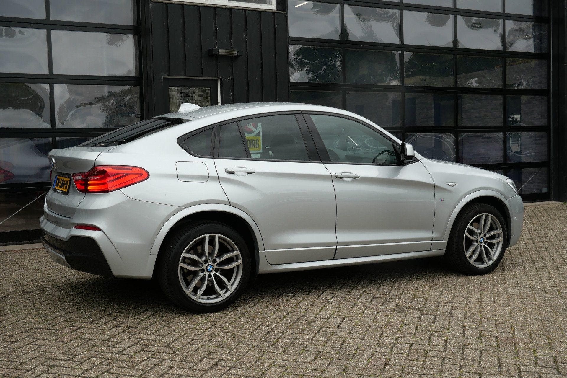 BMW X4 xDrive20i High Executive M Sport Edition | NL-Auto |, Bedrijf, X4, Vierwielaandrijving, 184 pk
