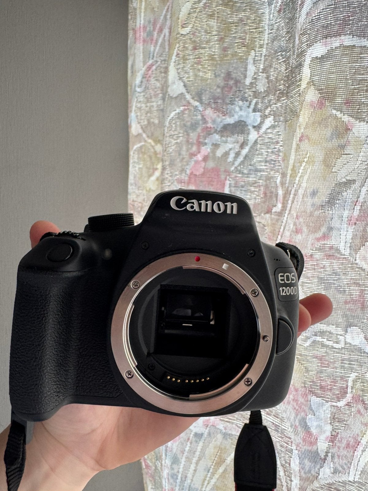 Canon EOS 1200D digitale camera (NIEUWSTAAT) (DEFECT?), Ophalen, Spiegelreflex, Canon, Zo goed als nieuw