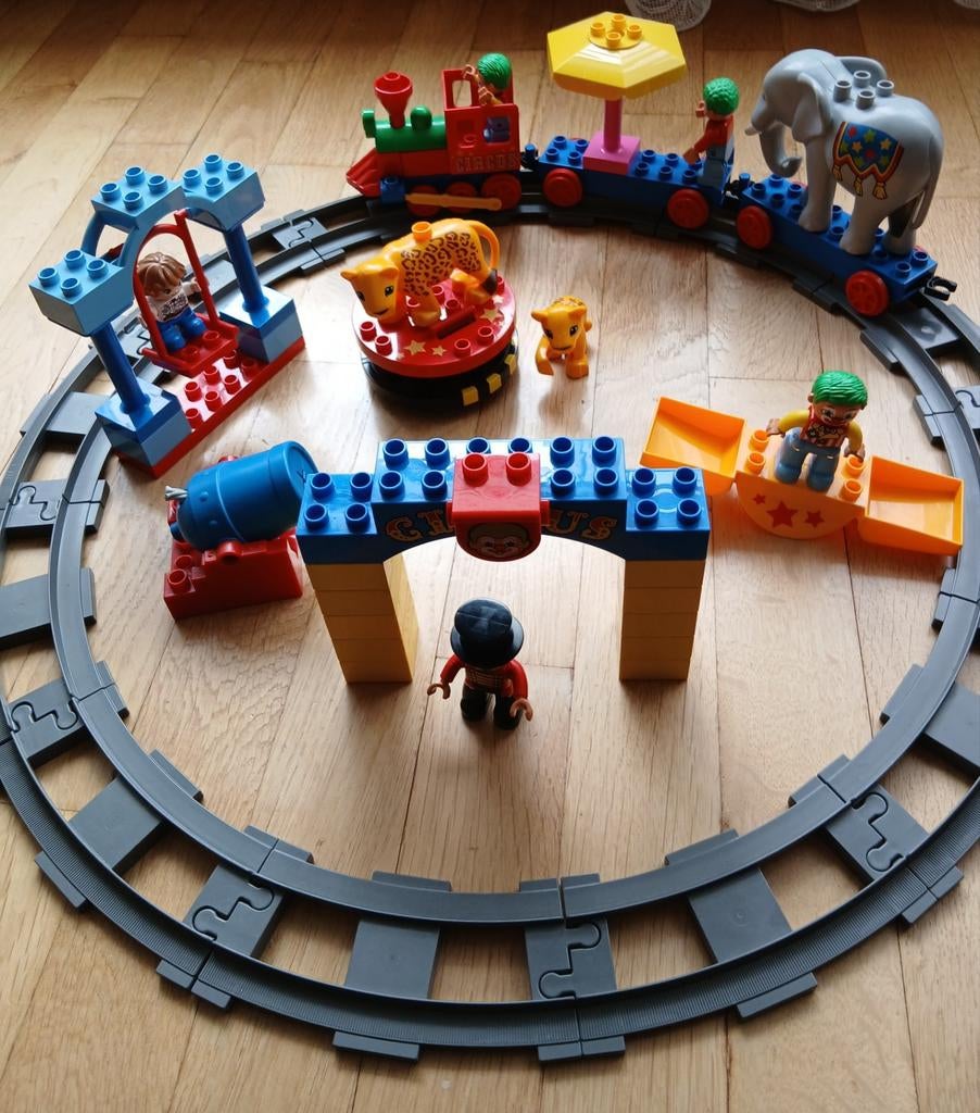 Circus Duplo Met Rails Trein Circus Olifant 3 Clowns Enz, Ophalen of Verzenden, Zo goed als nieuw, Compleet, Duplo