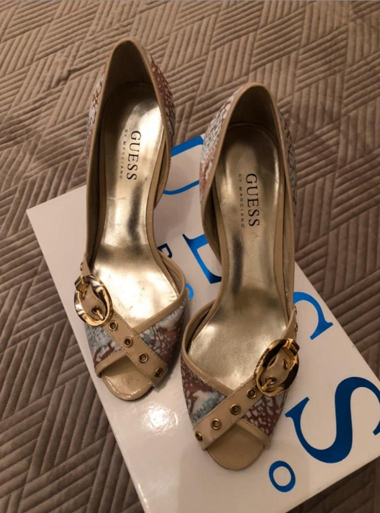 Guess Shose size 36, Kleding | Dames, Schoenen, Ophalen of Verzenden, Zo goed als nieuw, Schoenen met hoge hakken, Overige kleuren