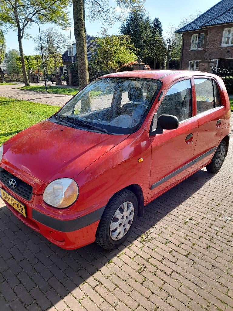 Hyundai Atos 1.0 I 2002 Rood - APK tot 7 mei 2027, Auto's, Hyundai, Voorwielaandrijving, 4 cilinders, Origineel Nederlands, Bedrijf